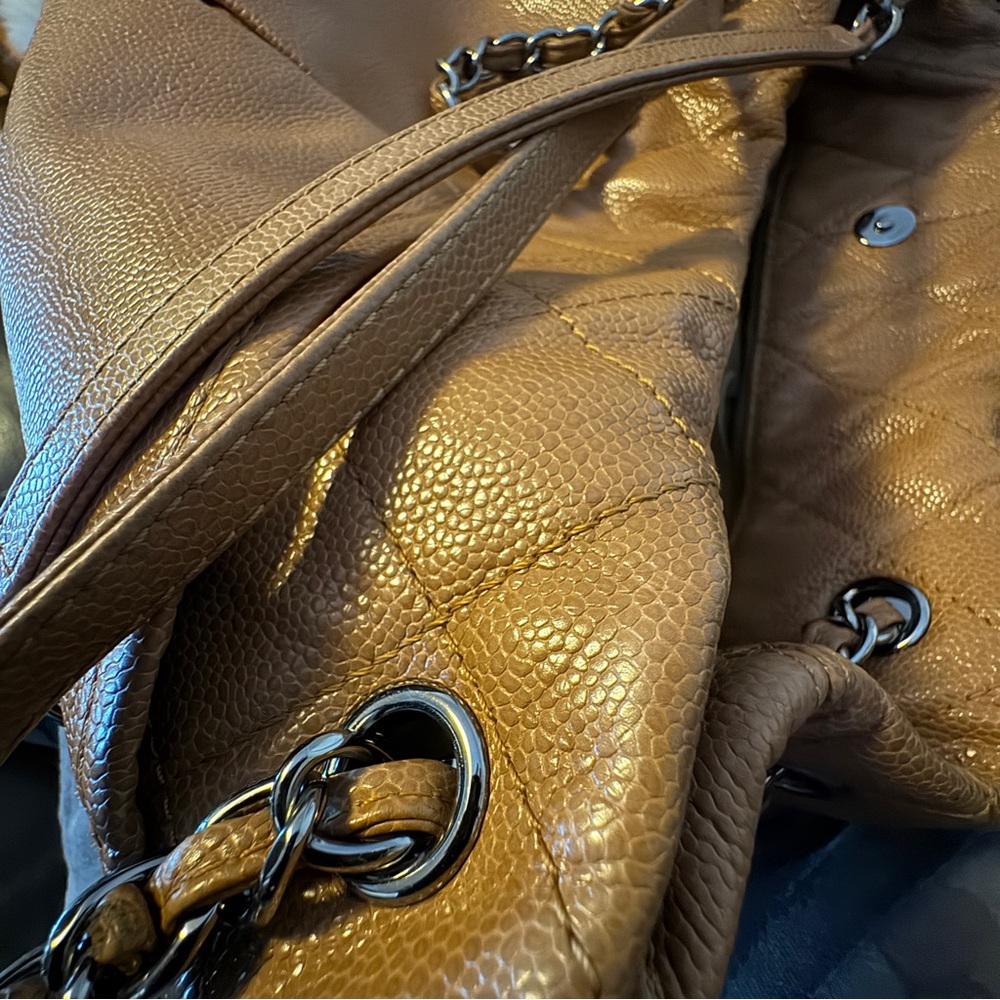 CHANEL Pebbled Leather Shoulder Bag- great condition Orig Price $4,300 - Picture 12 of 14